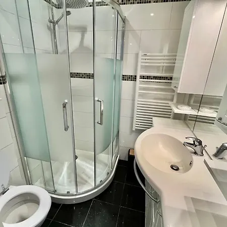 Rouaze 2, By Welcome To Канны